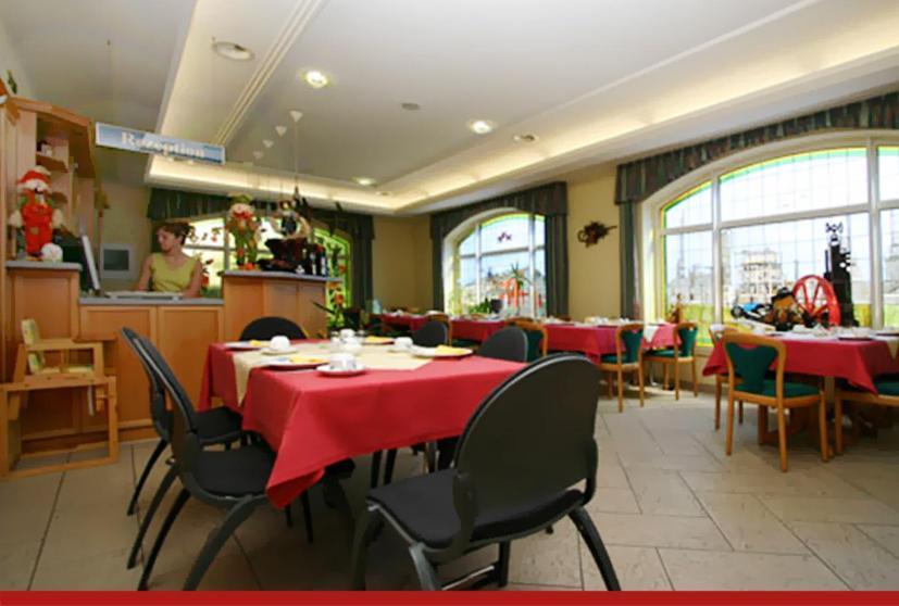 Hotel & Restaurant "Zur Linde" Spergau Exterior photo