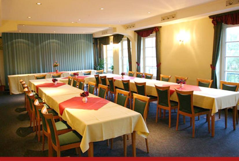 Hotel & Restaurant "Zur Linde" Spergau Exterior photo